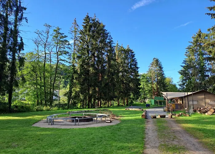 אתר קמפינג Les Pommiers *