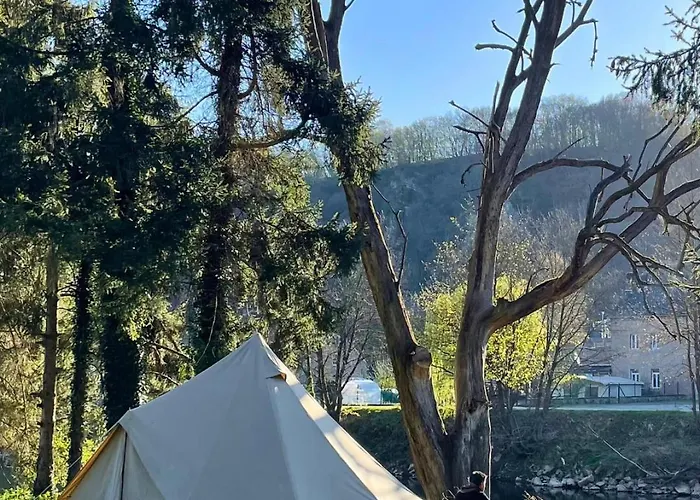 Les Pommiers Camping *