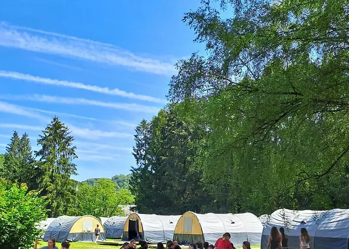 Les Pommiers Camping *